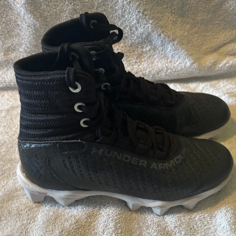 Under Armour Highlight RM Jr Black White Football Cleats 3027376-001 Kids 3Y